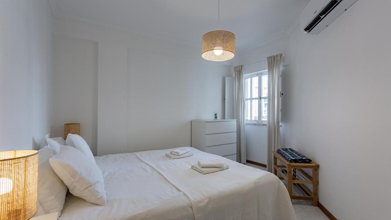 Bright 1Bdr Apartment W/Balcony By Lovelystay Vila Real de Santo Antonio Luaran gambar