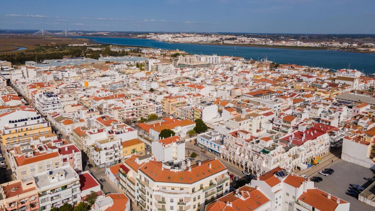 Bright 1Bdr Apartment W/Balcony By Lovelystay Vila Real de Santo Antonio Luaran gambar